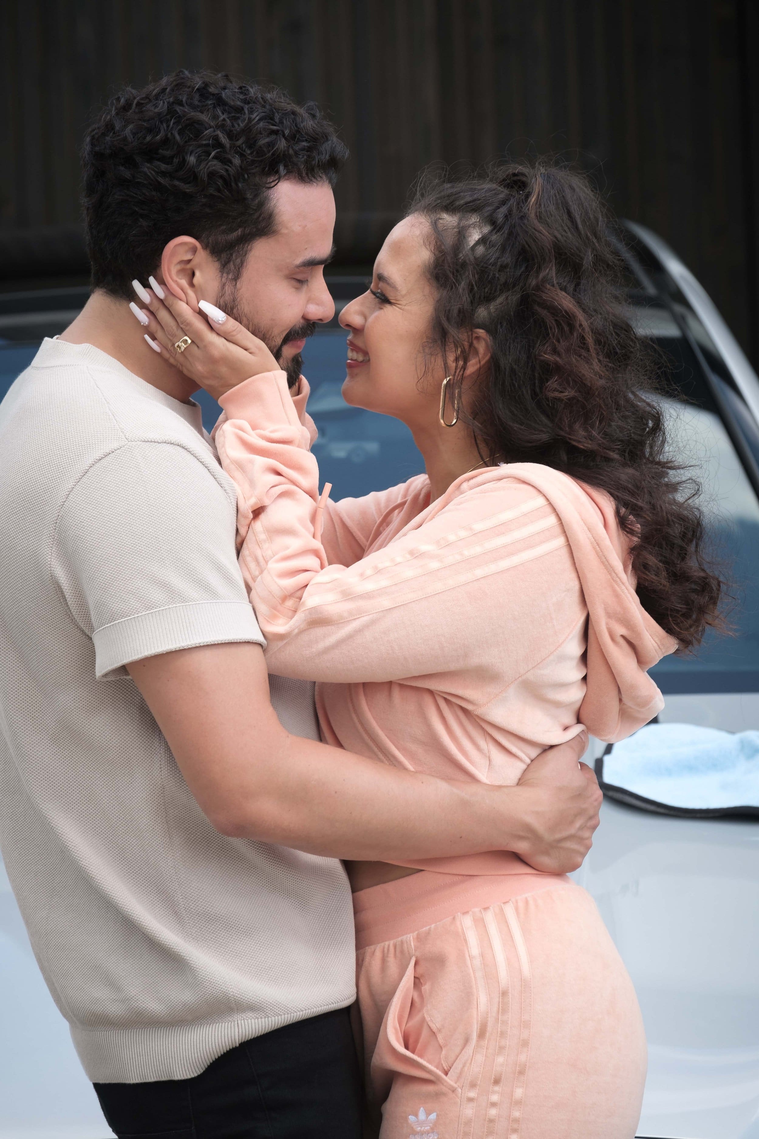 Bump3_JP_Ep8.26_44980176_Hector (Oscar Perez), Rosa (Paula Garcia).jpg