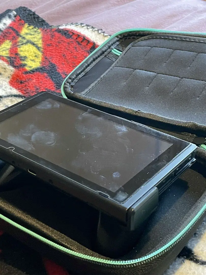 Fixture S1 in Case - Screen Down