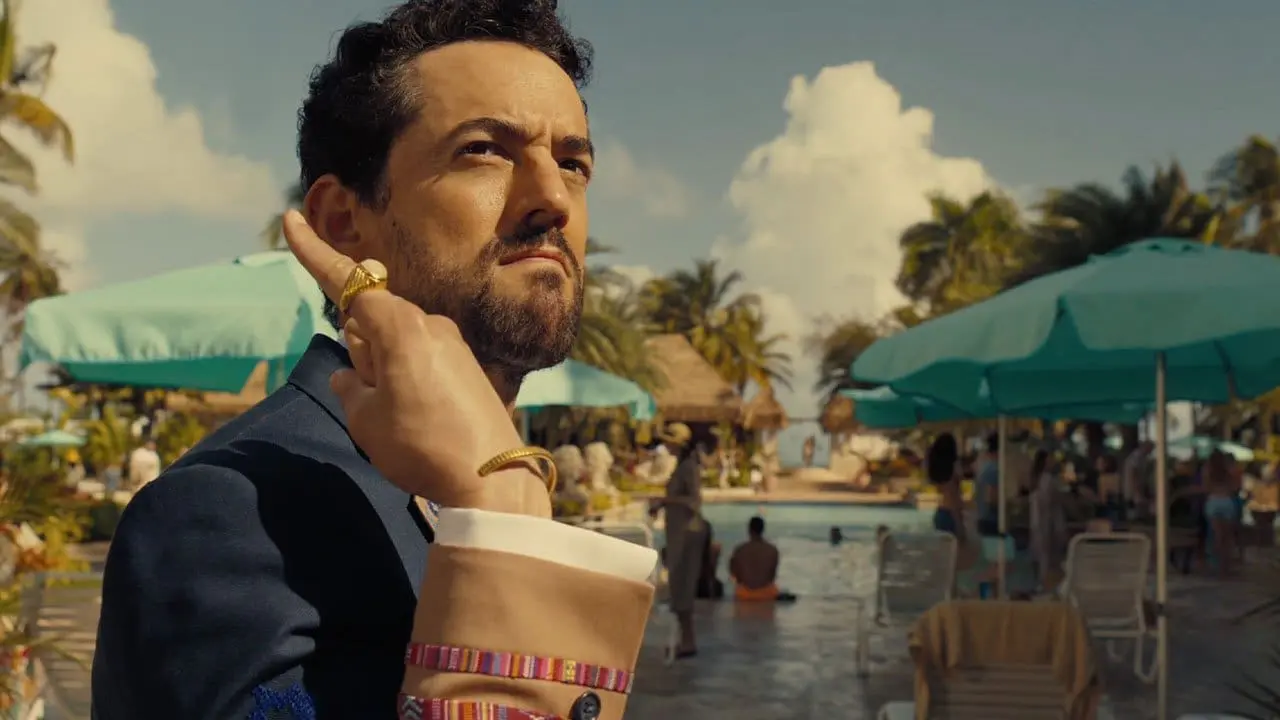 Luis Gerardo Méndez in The Resort