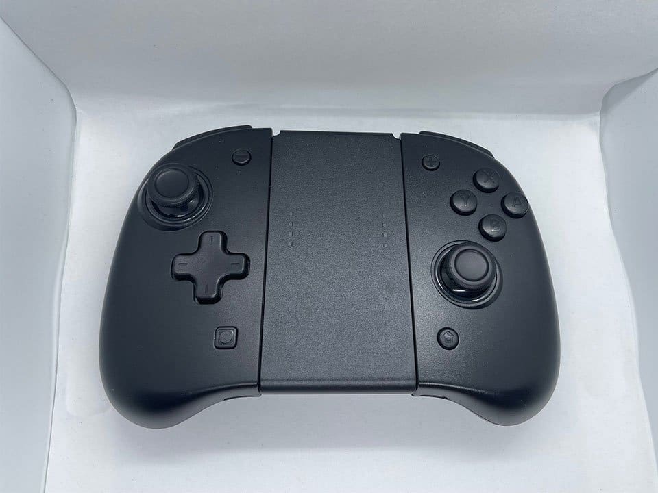 Nyxi Joy-Pad in pro controller style with center frame