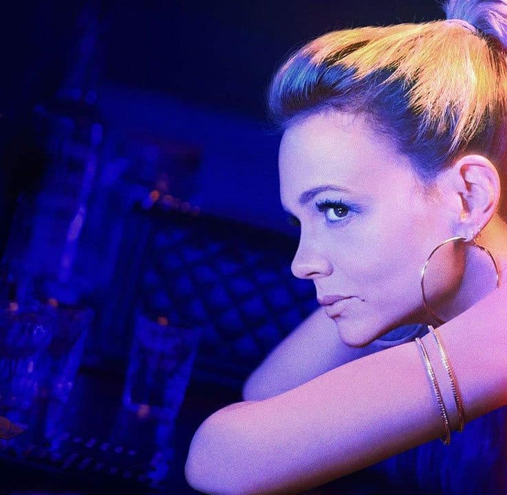 Promising Young Woman Blu-ray cover